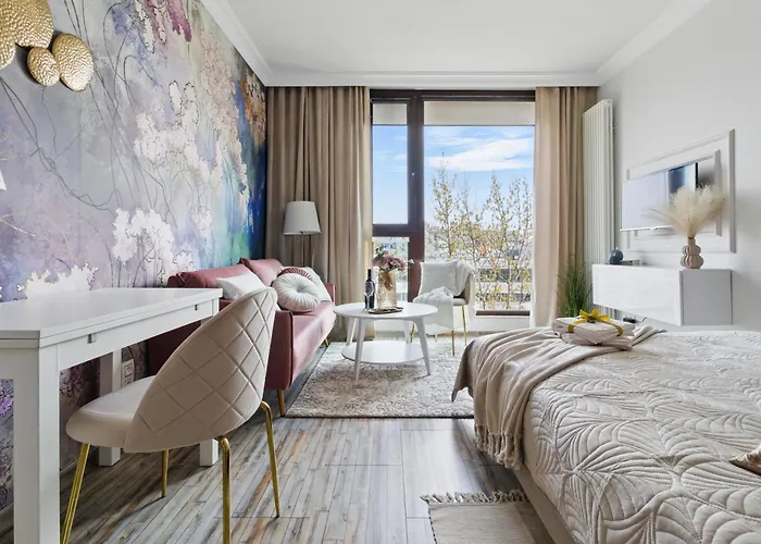 Lovely Boutique Studios 2X1Br Nearby Chopin Airport & 15 Min To Centre By Tram