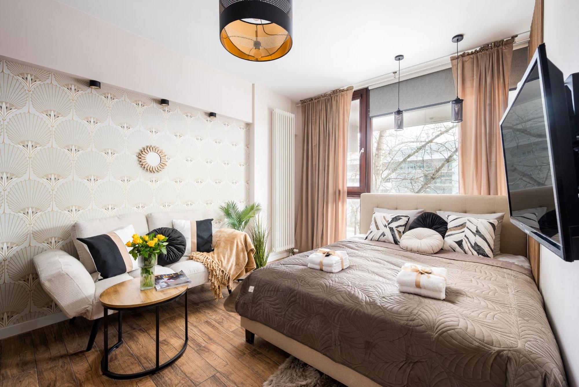 Lovely Boutique 2x1br Nearby Chopin Airport & 15 Min To Centre By Tram *