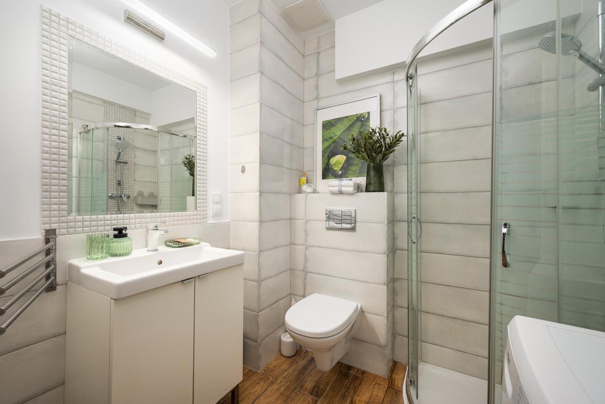 Lovely Boutique 2x1br Nearby Chopin Airport & 15 Min To Centre By Tram