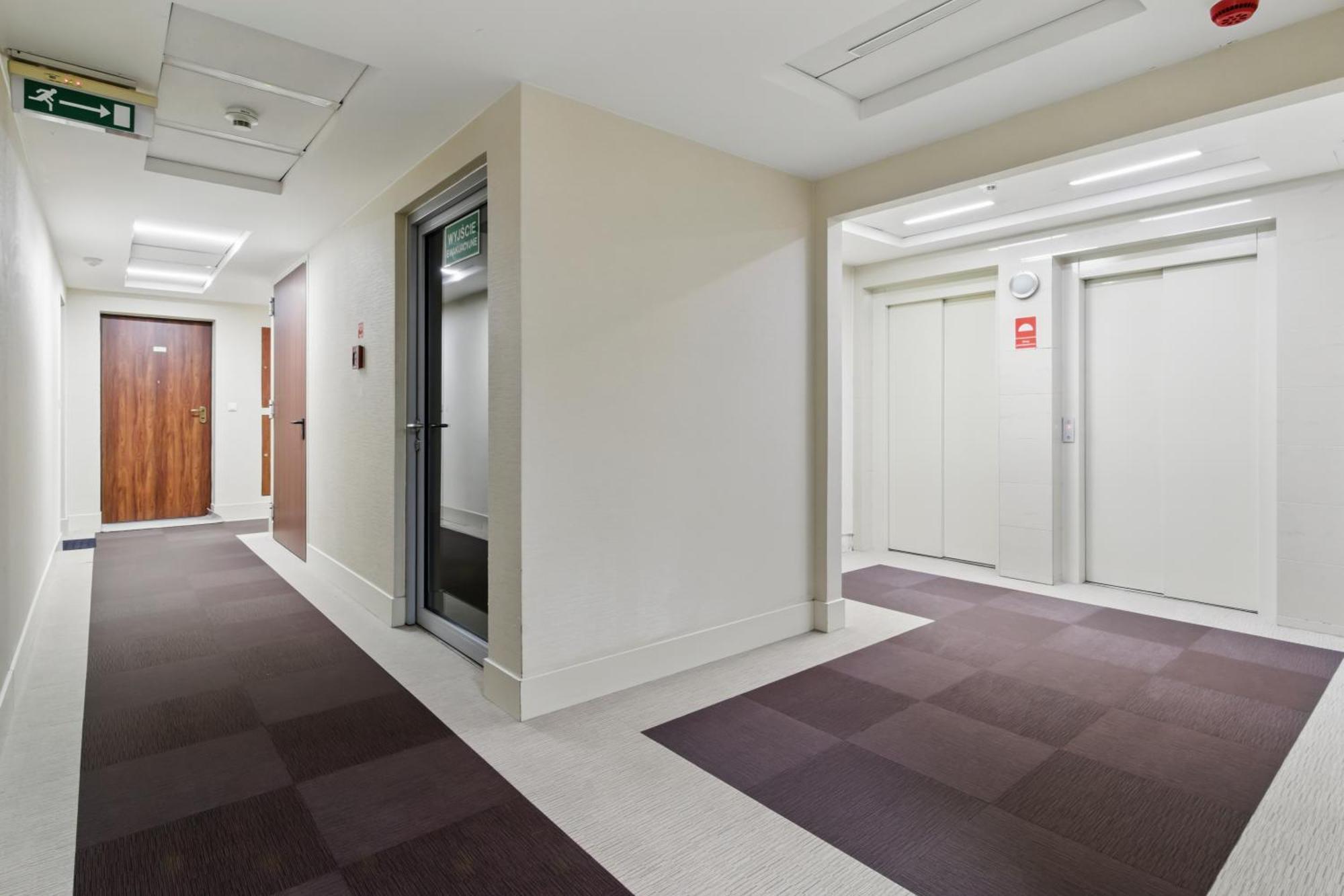 Lovely Boutique 2x1br Nearby Chopin Airport & 15 Min To Centre By Tram Warszawa